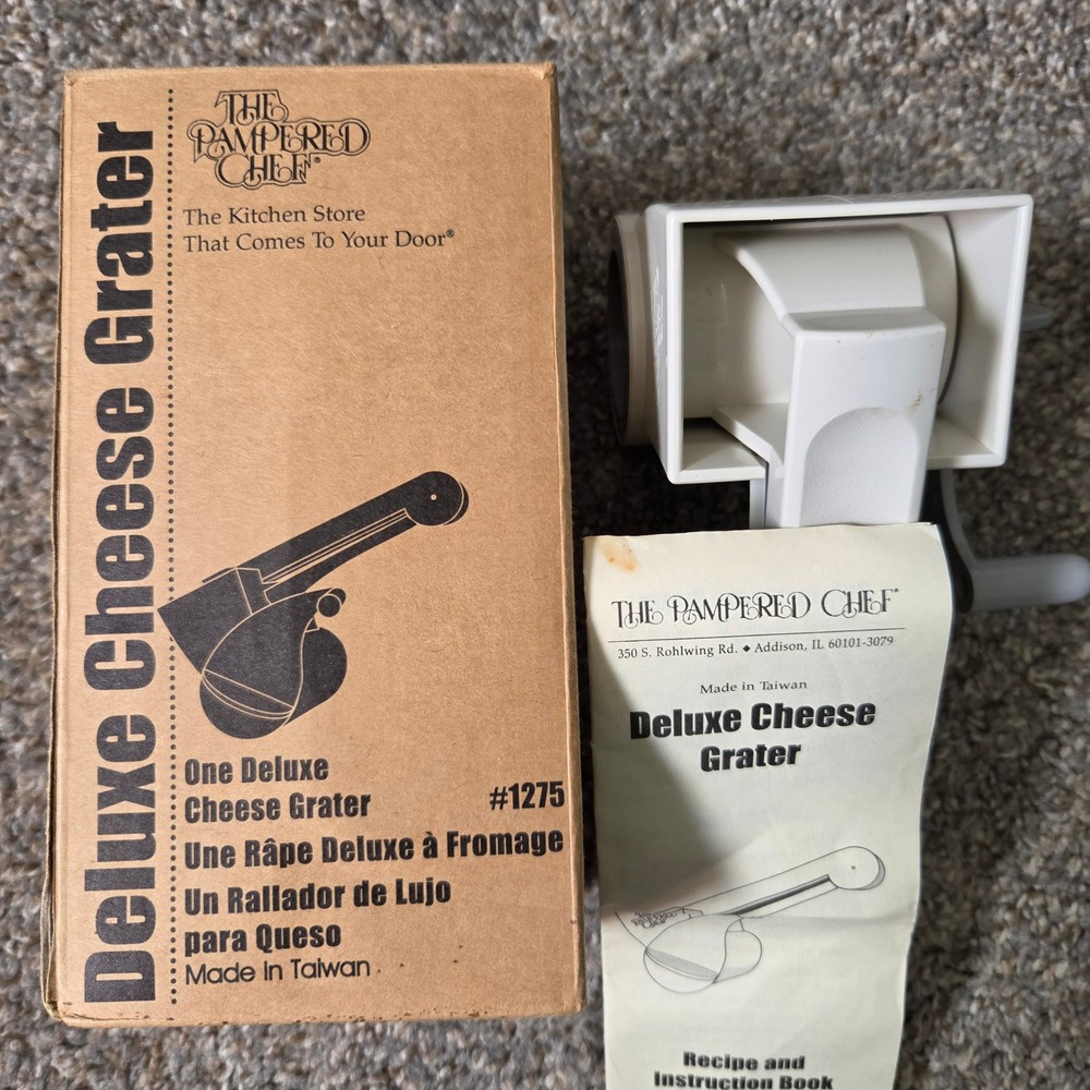 The Pampered Chef Deluxe Cheese Grater 1275 White Rotary Manual Crank with Box